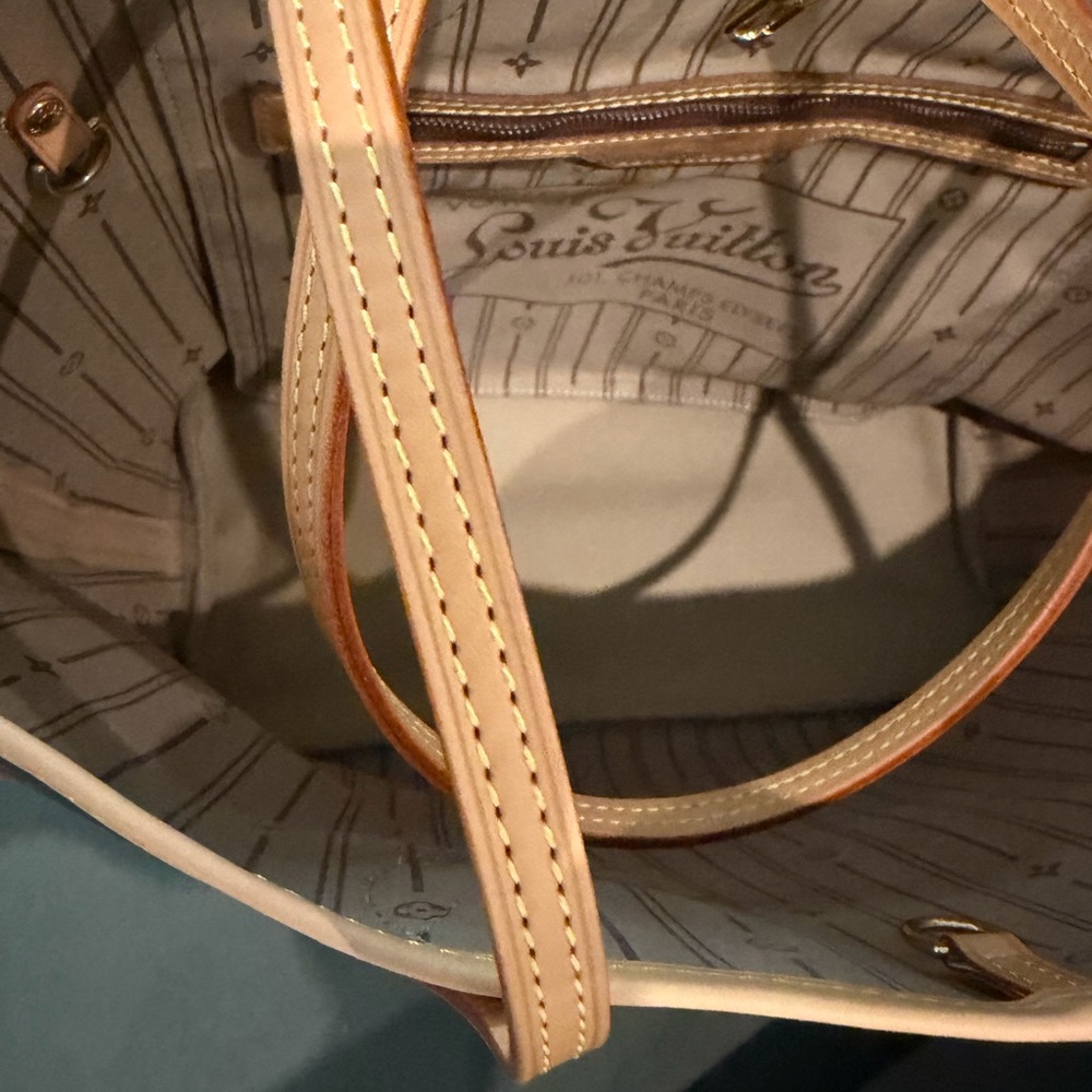 Louis Vuitton Monogram Canvas Neverfull MM - Picture 9 of 13